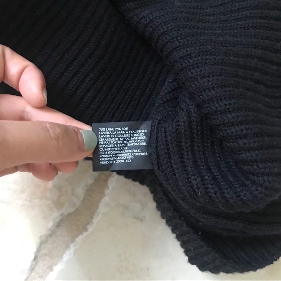 ❤️ Club Monaco cropped wool sweater ❤️ - Picture 4 of 4